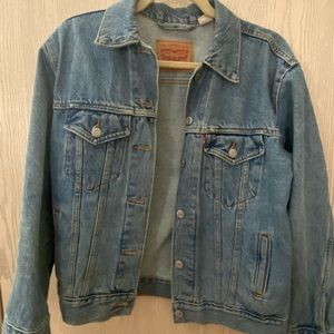 LEVIS boyfriend fit denim jacket